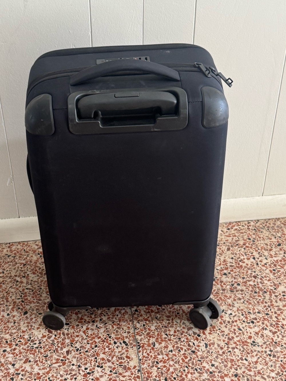 Away Black Softside Carry-On Rolling Spinner Suitcase Luggage - Picture 7 of 15